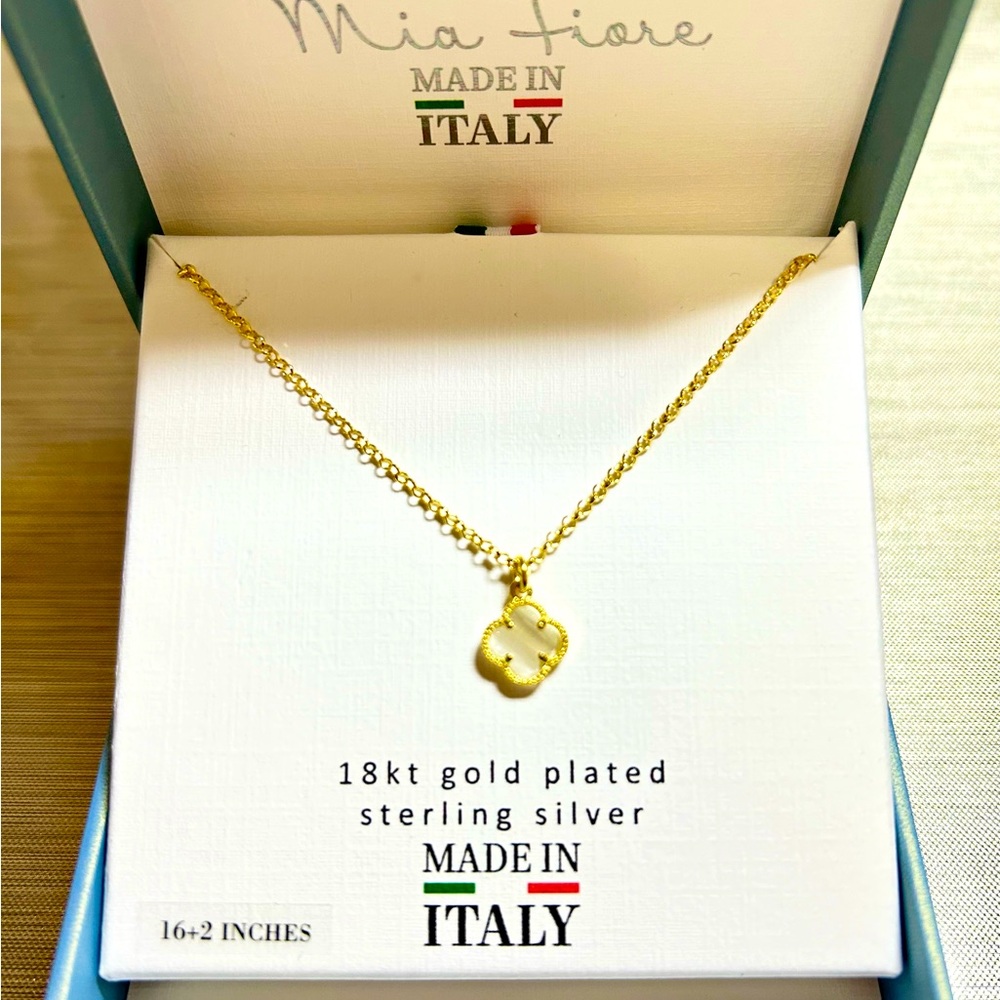 BRAND NEW Mia Fiore gold toned adjustable necklace 🤩 Box included